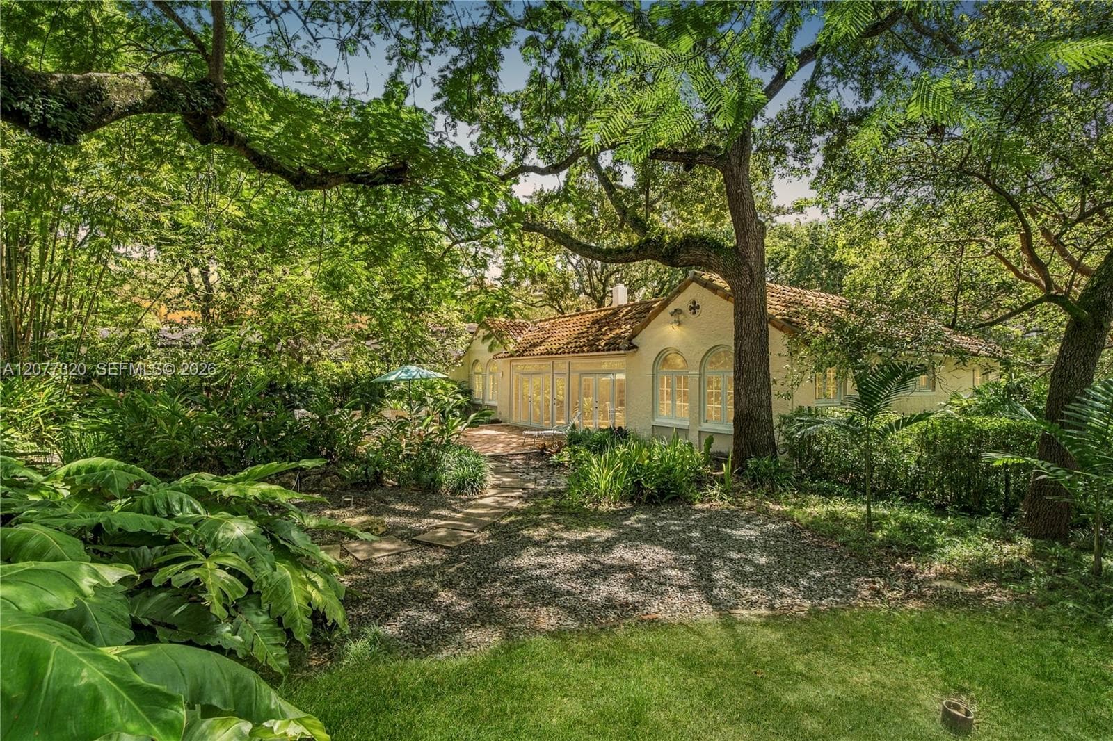 665 N Greenway Dr photo 12