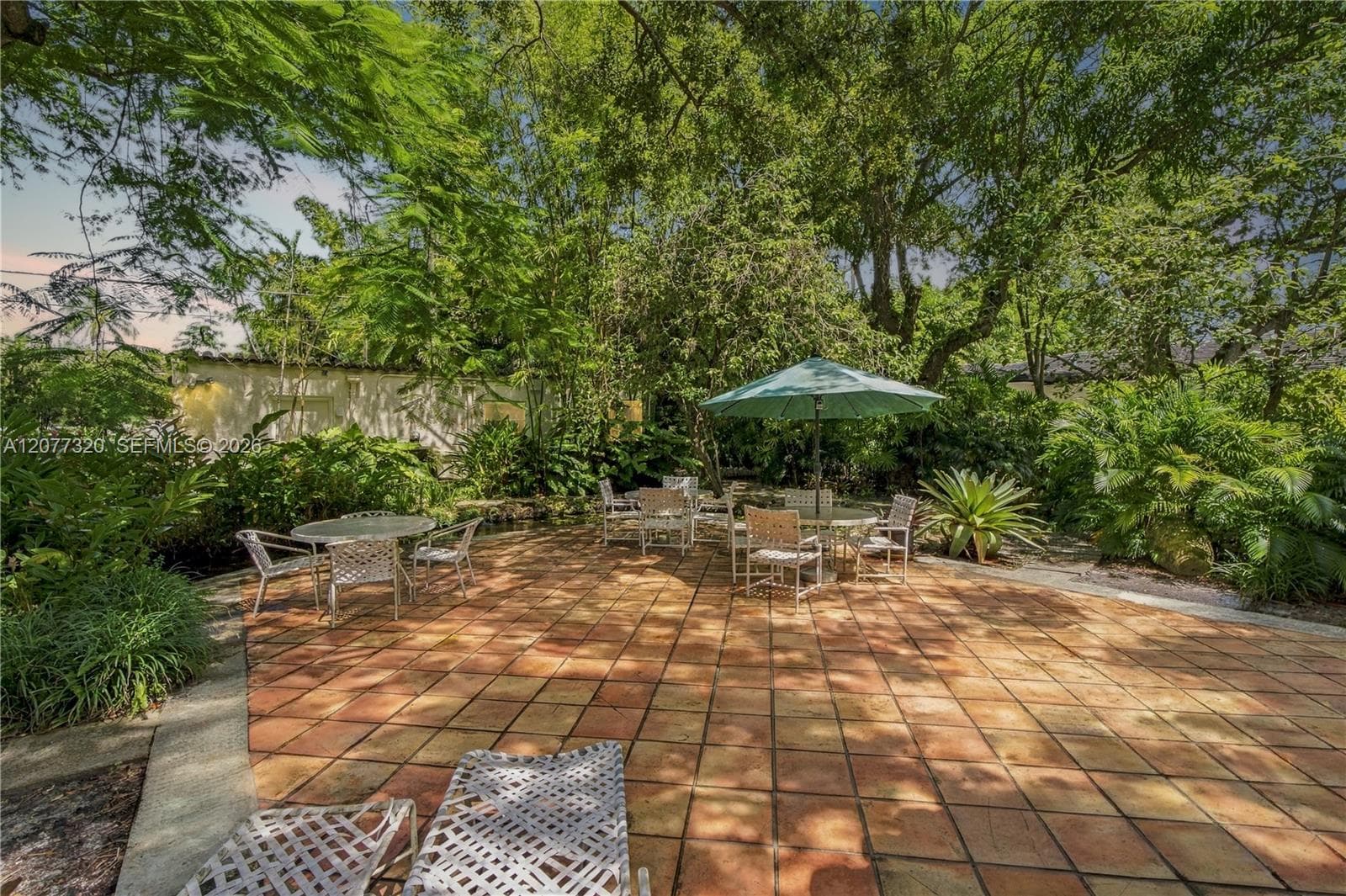 665 N Greenway Dr photo 11