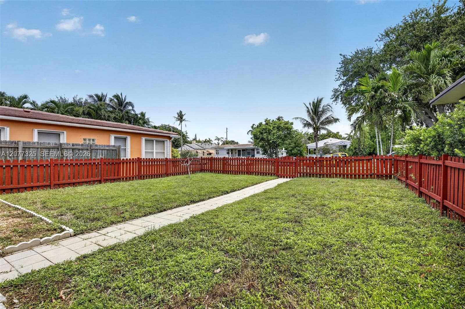1527 Jackson St photo 2