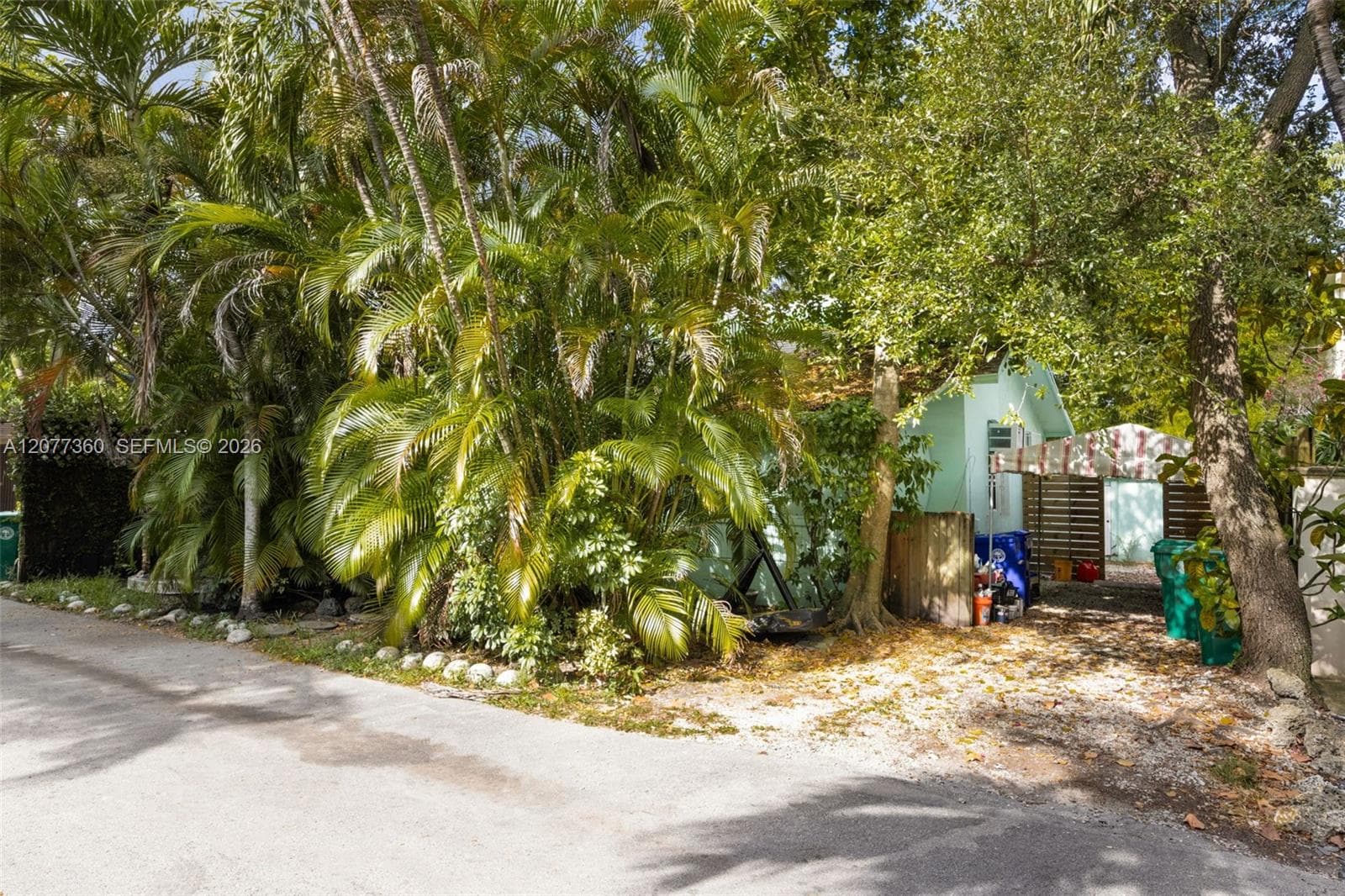 2952 Louise St photo 6