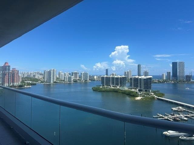 7000 ISL BLVD WILLIAMS IS · #2405 in Aventura - Photo 2