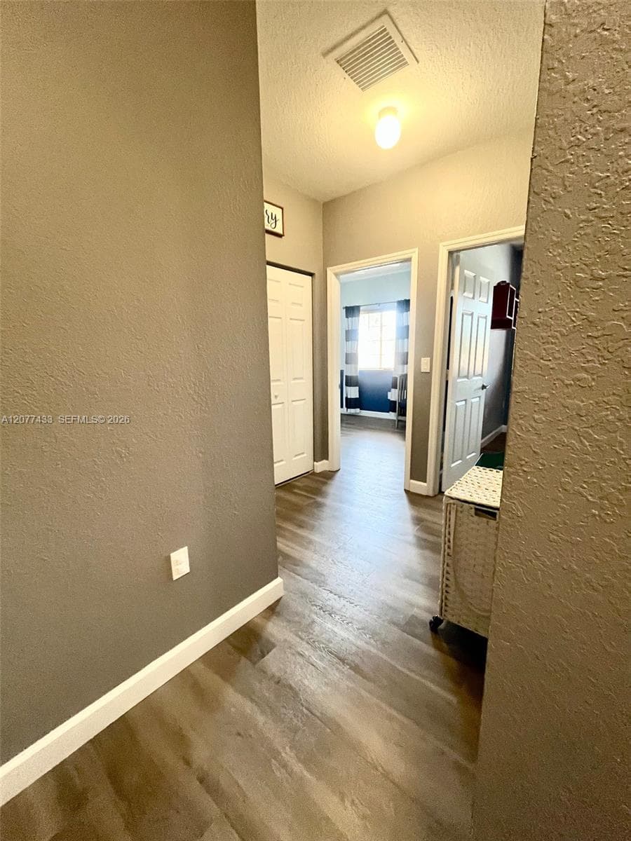 912 NE 35th Ave photo 24