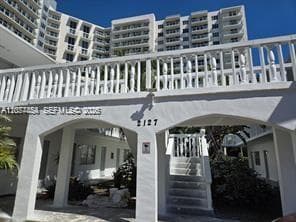VAN BUREN GARDENS CONDO · #106 in Hollywood - Photo 1