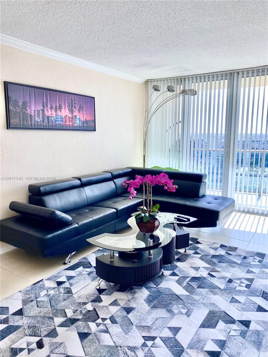 THE WAVE CONDO · #1231 in Hollywood - Photo 2