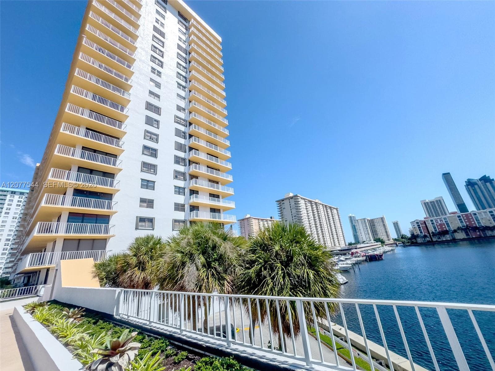 WINSTON TOWERS 700 CONDO · #903 in Sunny Isles Beach - Photo 23