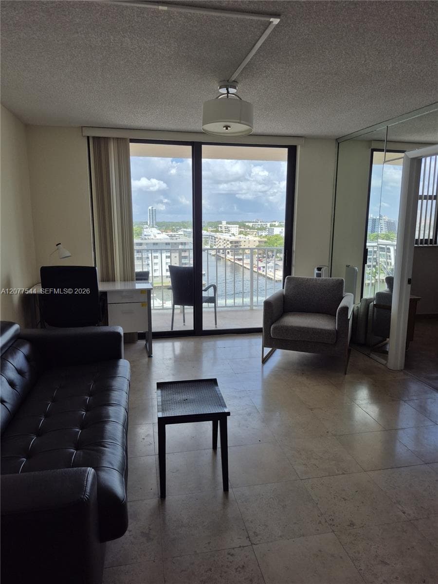 WINSTON TOWERS 700 CONDO · #903 in Sunny Isles Beach - Photo 10
