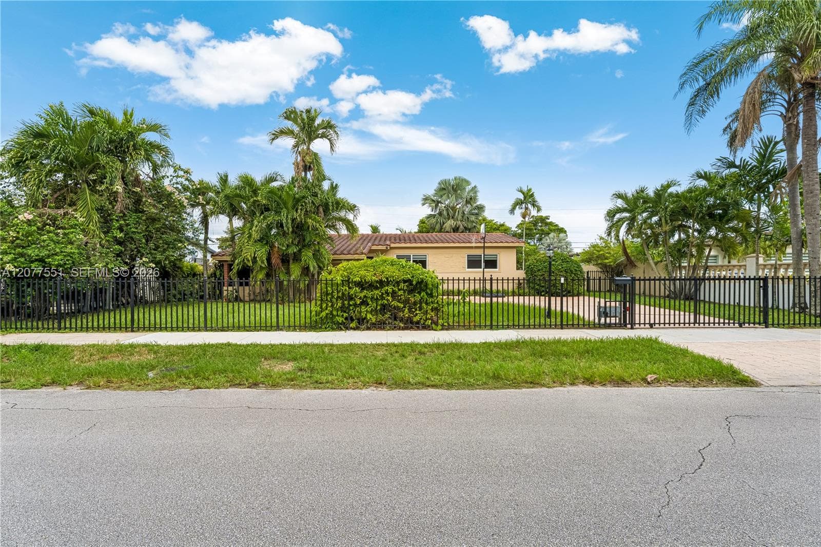 1435 SW 78th Ct photo 1