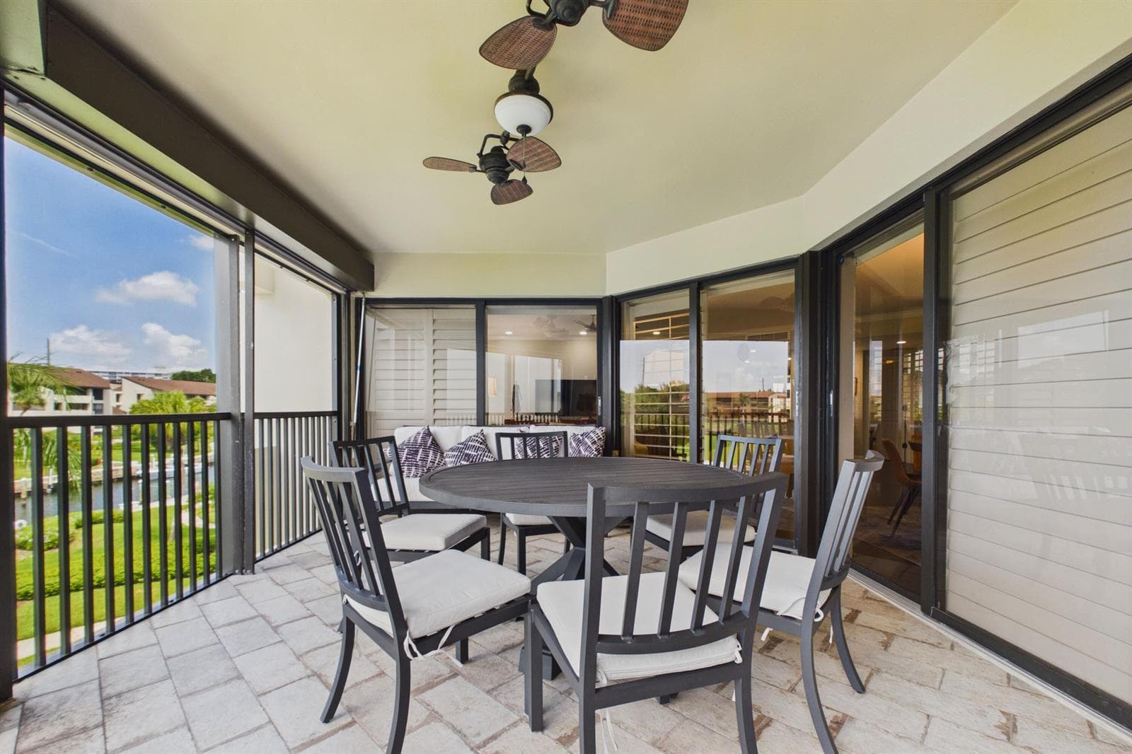 Screened Balcony