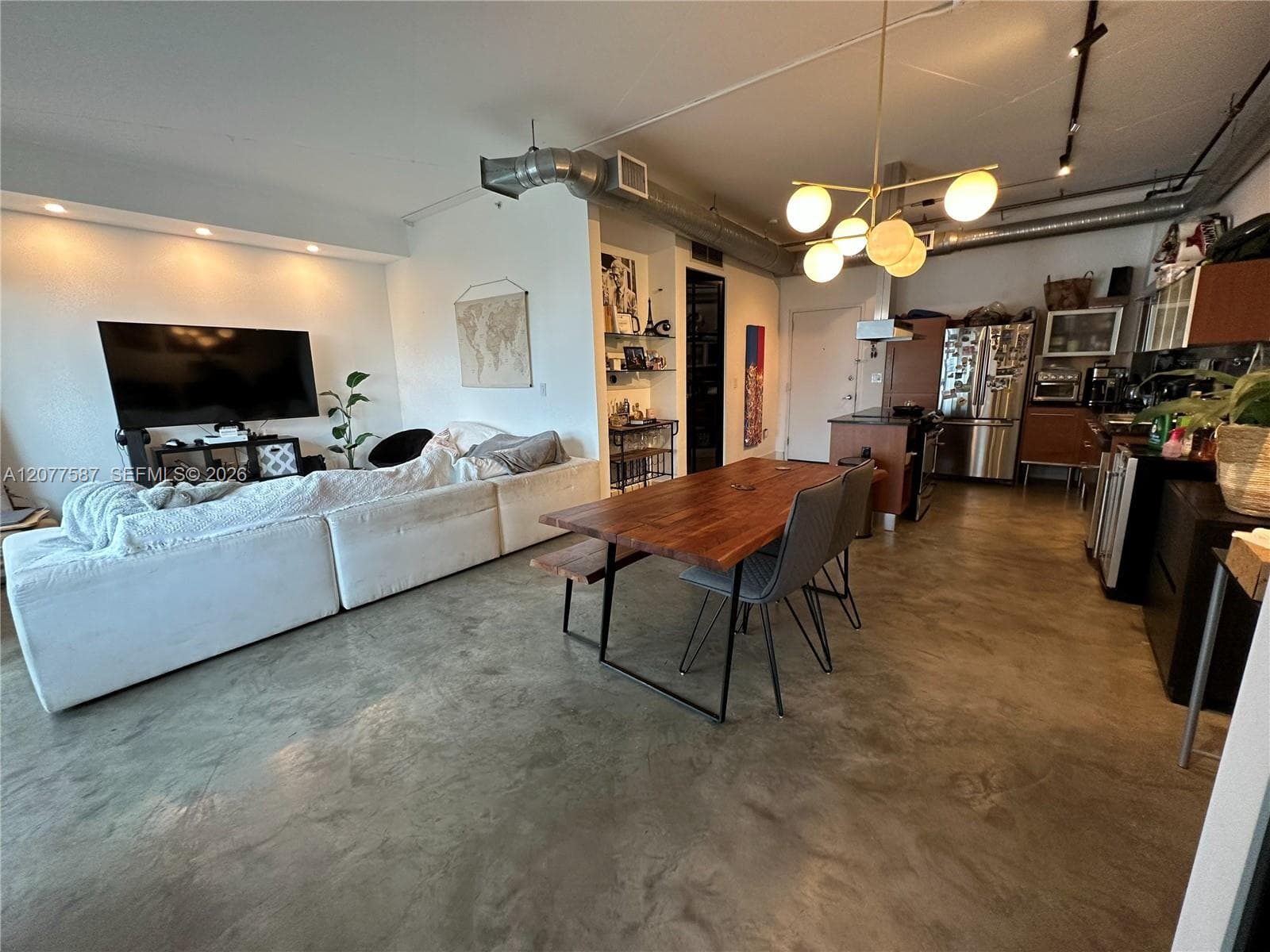 Neo Lofts · #PHI02 in Miami - Photo 2