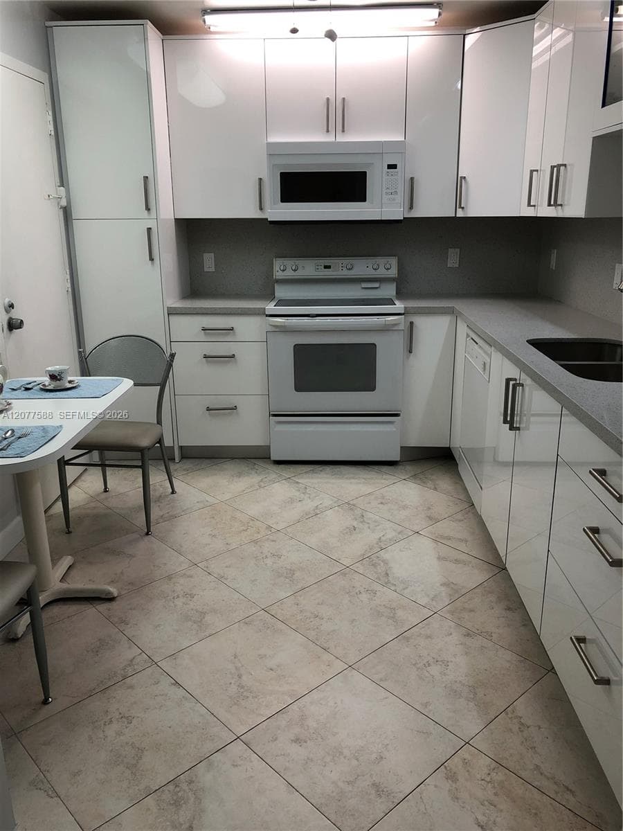LA MER ESTATES EAST CONDO · #2001 in Hallandale Beach - Photo 6
