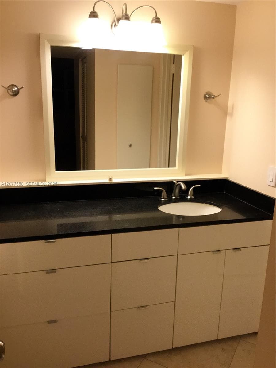 LA MER ESTATES EAST CONDO · #2001 in Hallandale Beach - Photo 11