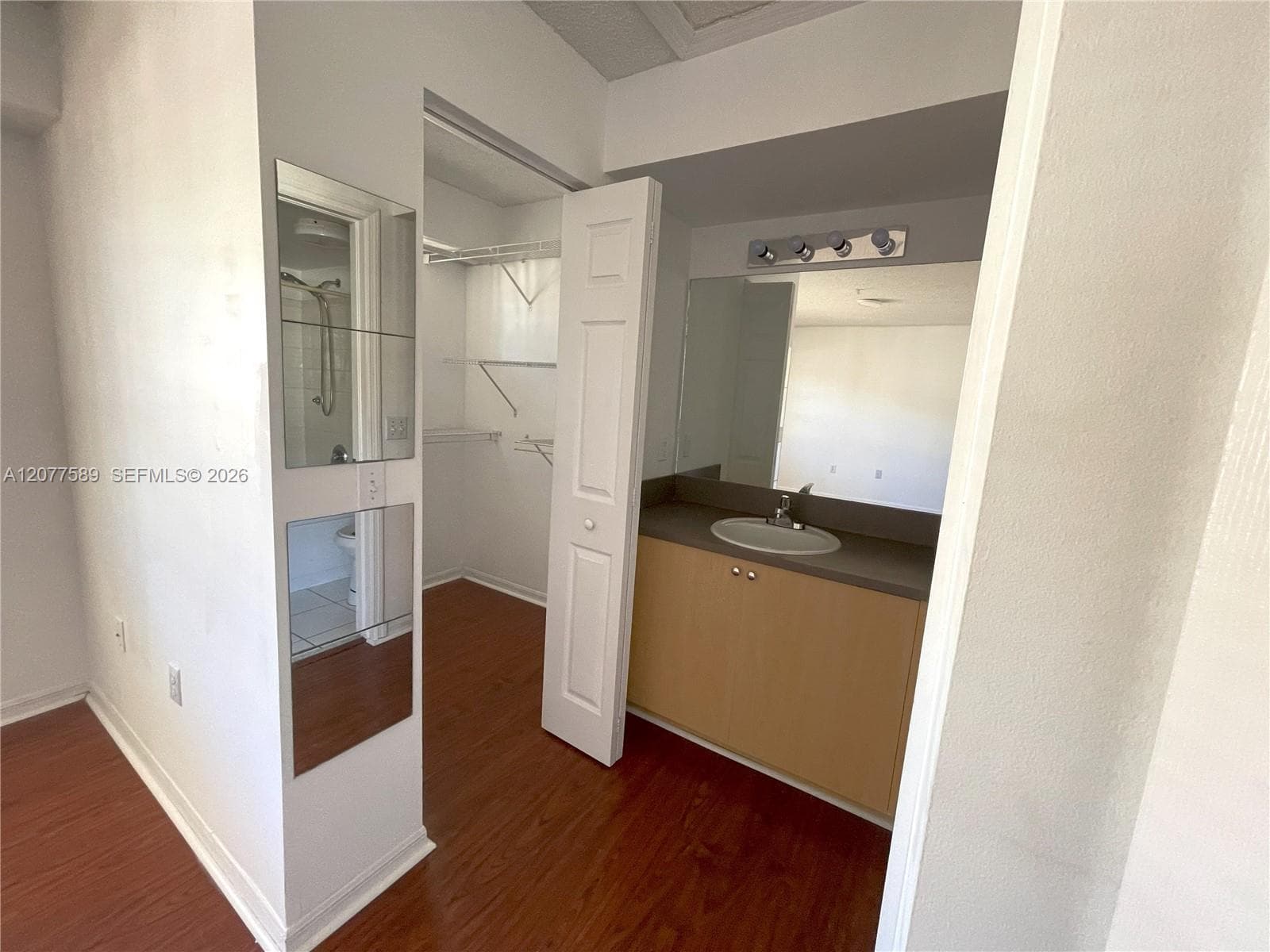 2831 NE 185th St #603 photo 13
