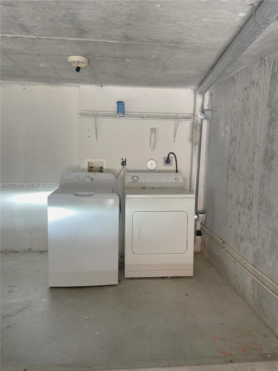 2831 NE 185th St #603 photo 16