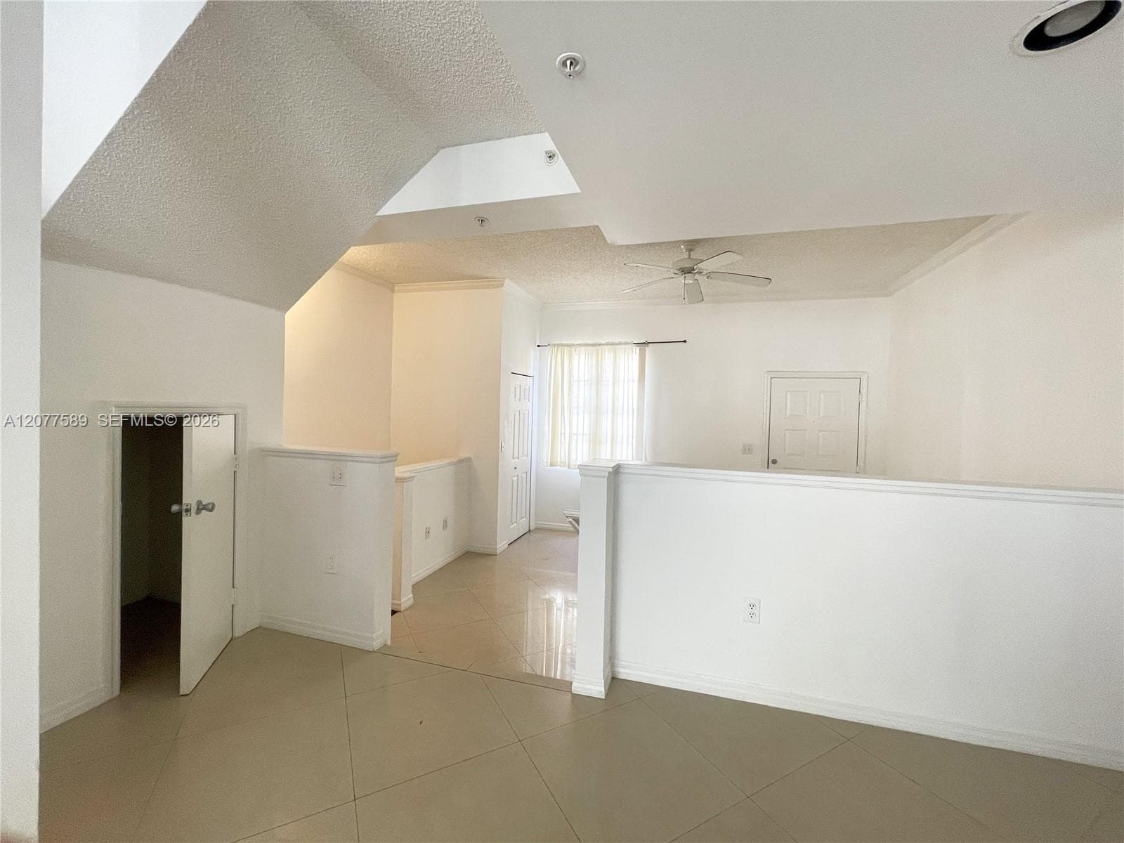 2831 NE 185th St #603 photo 8
