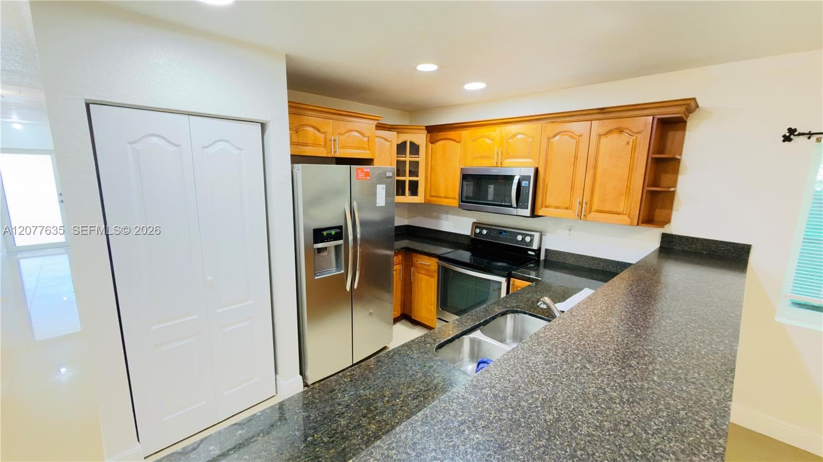 318 NE 166th St #318 photo 16