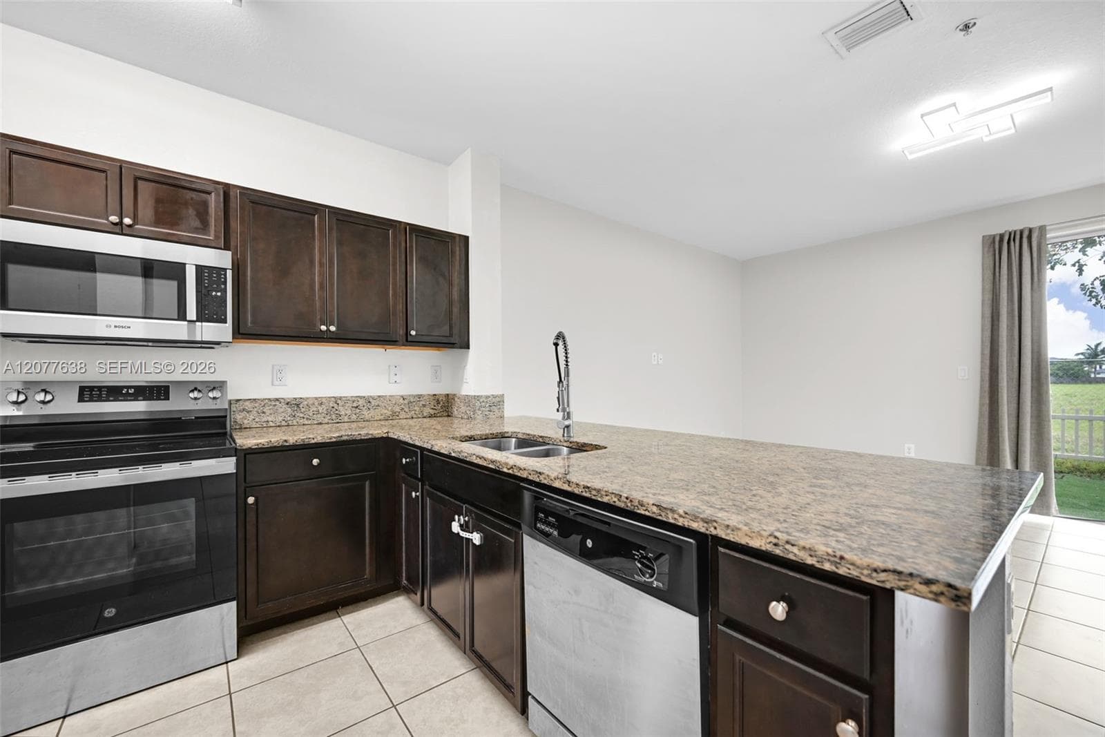 134 SE 28th Ter #5 photo 9