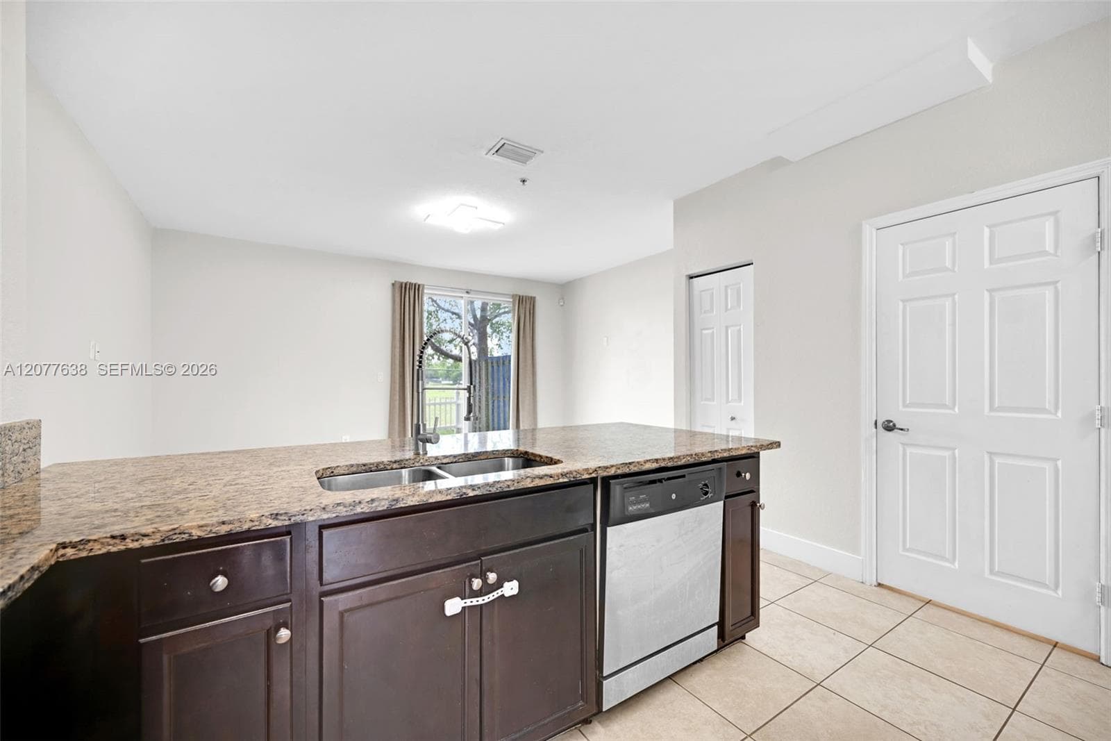 134 SE 28th Ter #5 photo 8