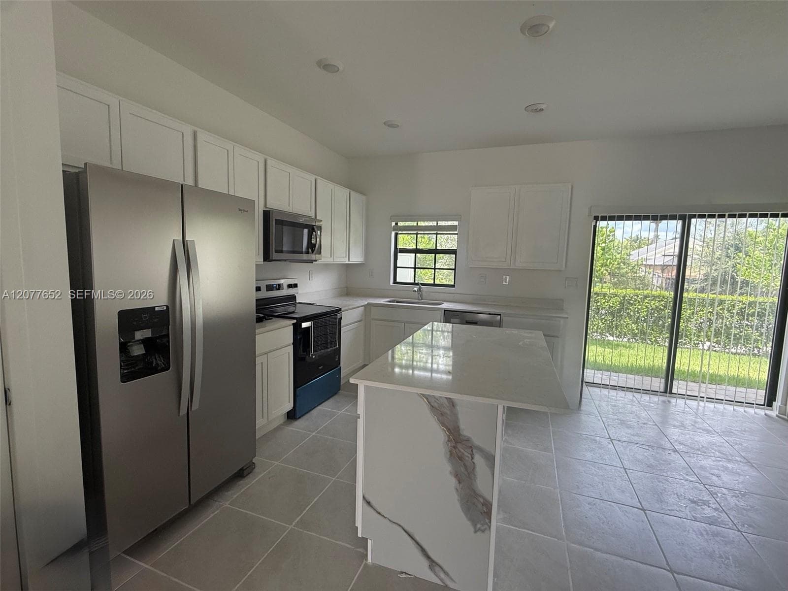 813 SW 11th Ter #0 photo 3