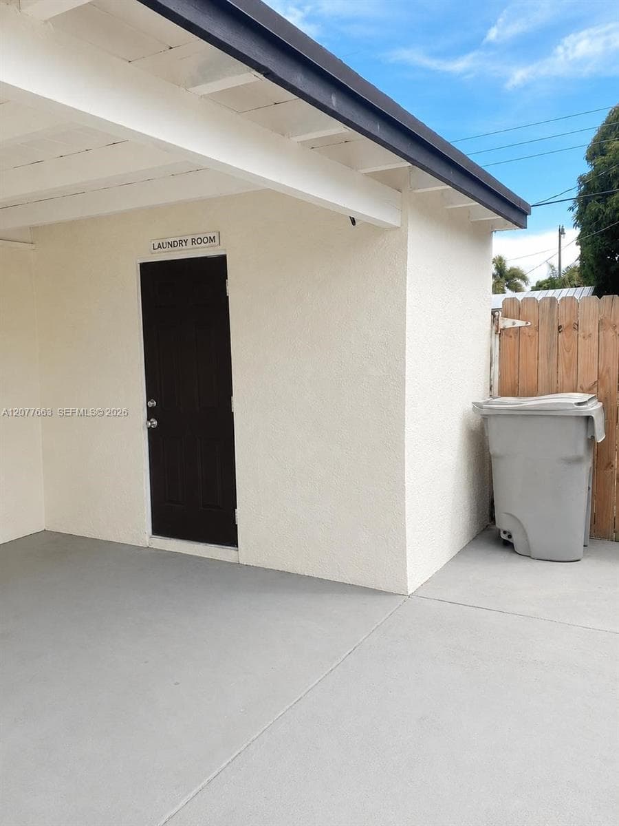 632 NW 19th St #0 photo 2