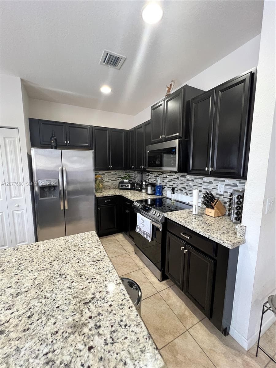 4108 NE 20th St #4108 photo 6