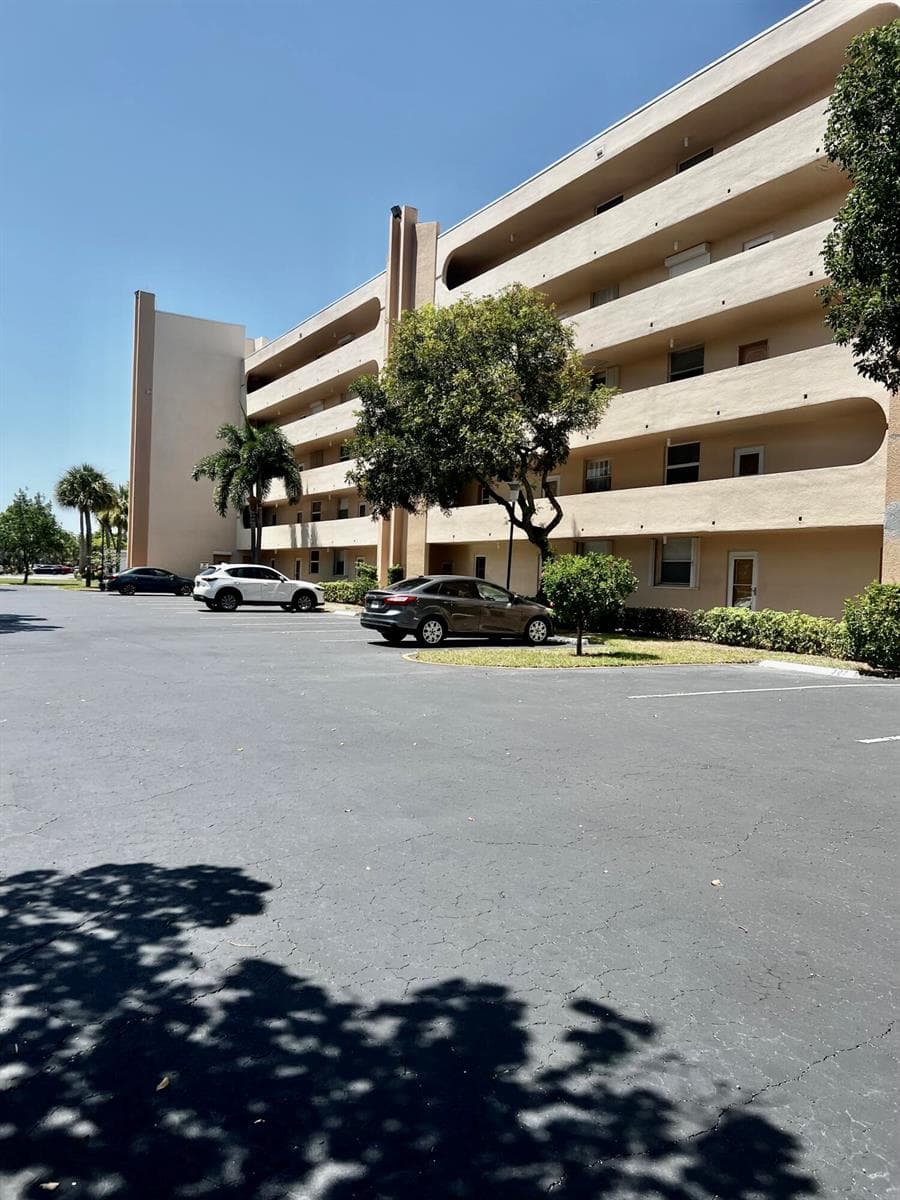 6461 Nw 2nd Avenue #105