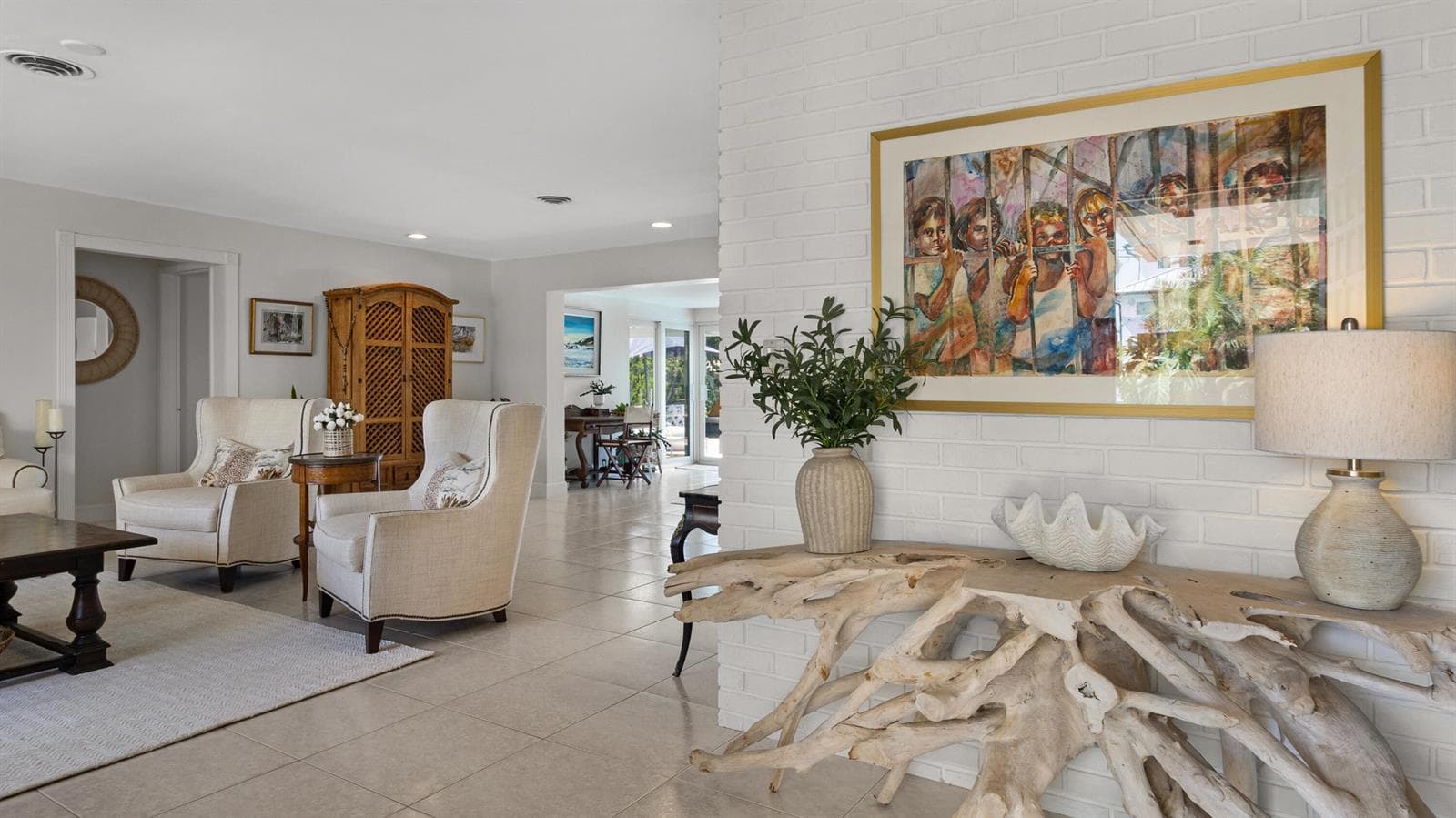 7_accutour_01 2750-ne-8th-ct -007