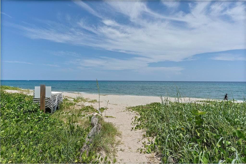 3745 S. Ocean Boulevard, Palm Beach - am