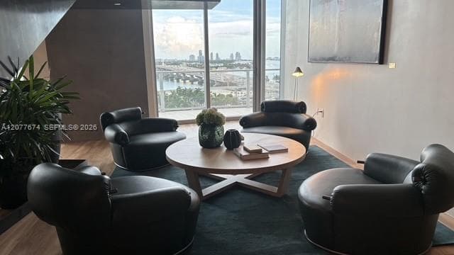 Business Center – Meeting Area