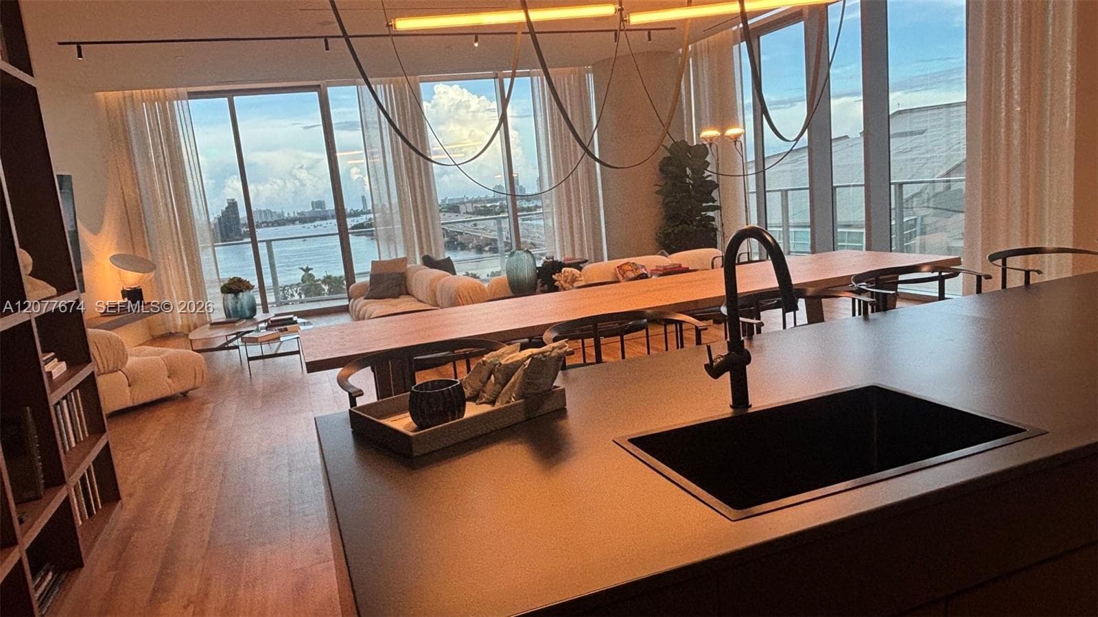 arty Room – Catering Kitchen & Water Views