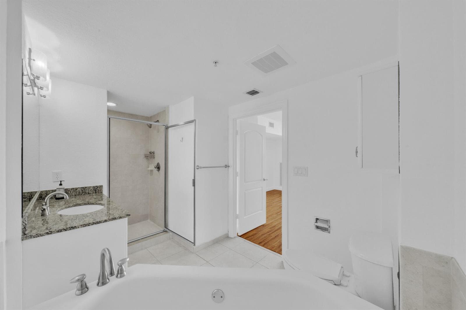 13 Primary Bathroom (4)