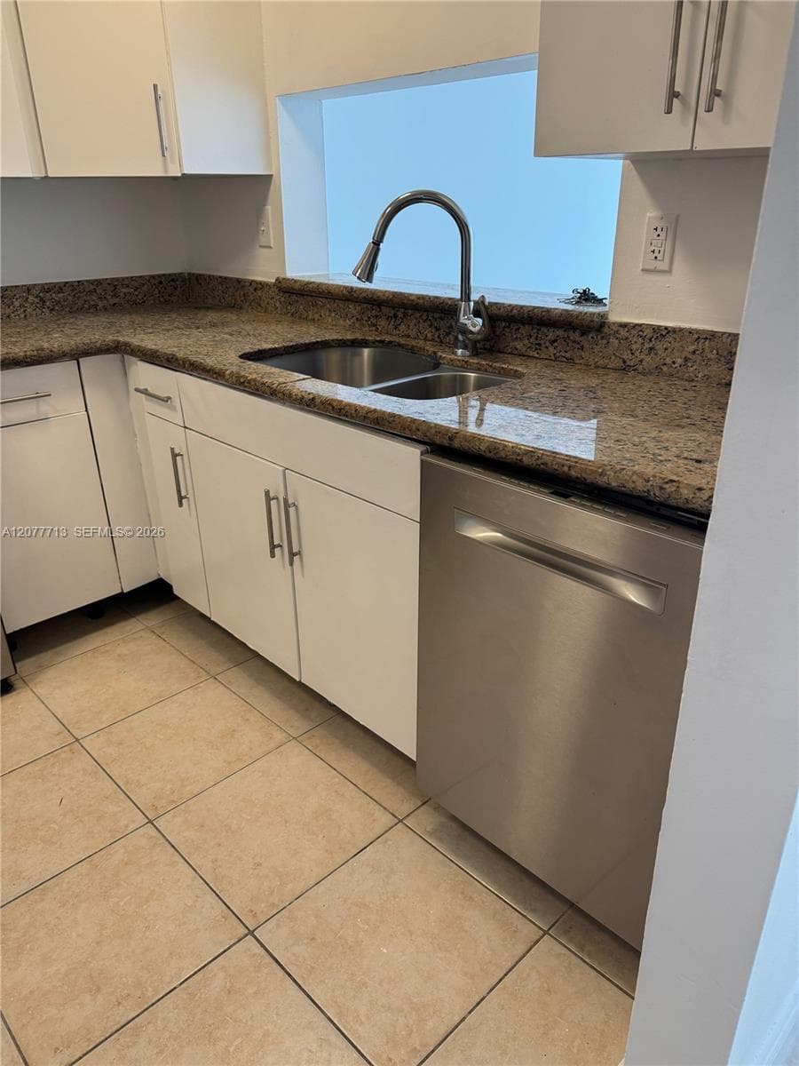 MONTECARLO CONDO · #B-412 in Miami - Photo 4