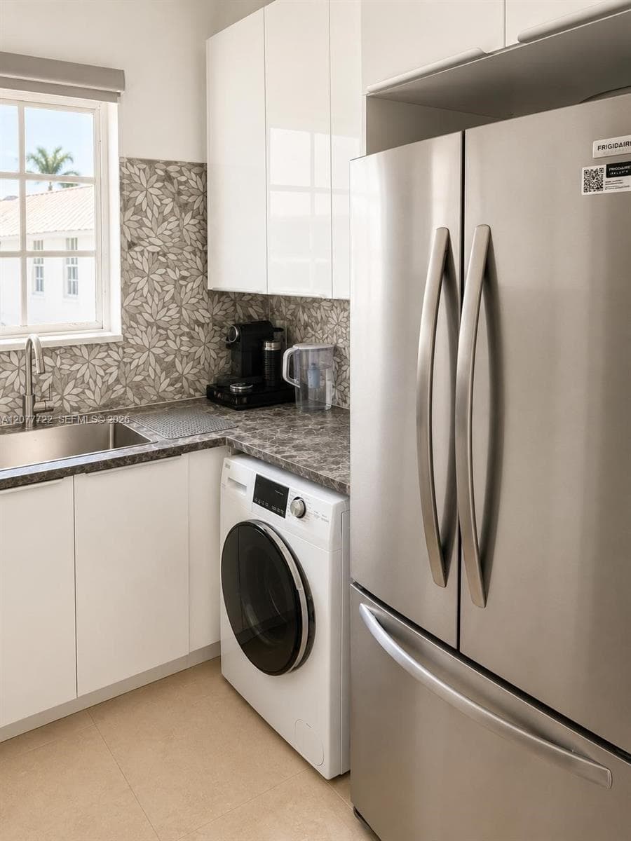 830 10th St · #3 in Miami Beach - Photo 4