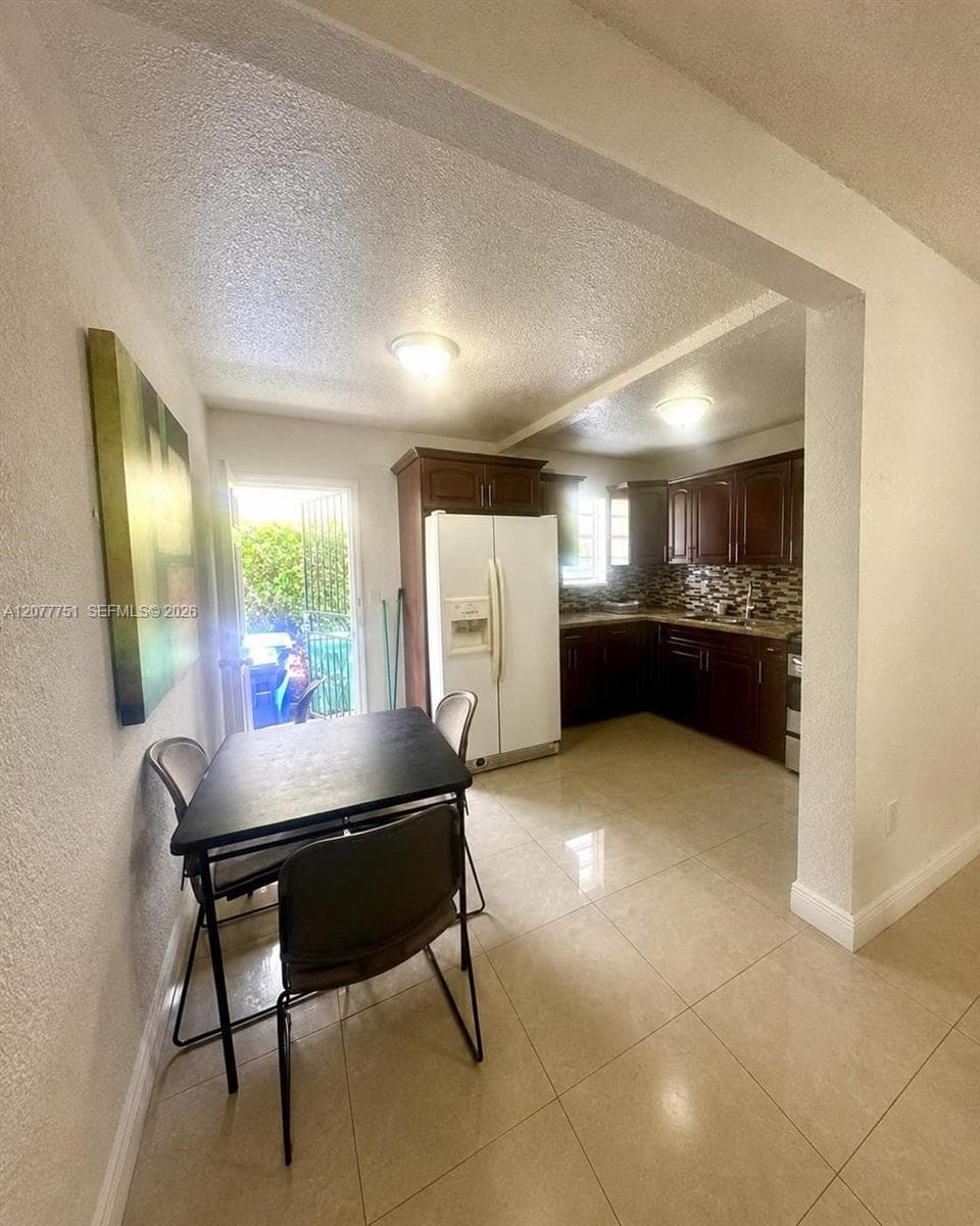 SILVER BLUFF EST SEC C · #1 in Miami - Photo 3