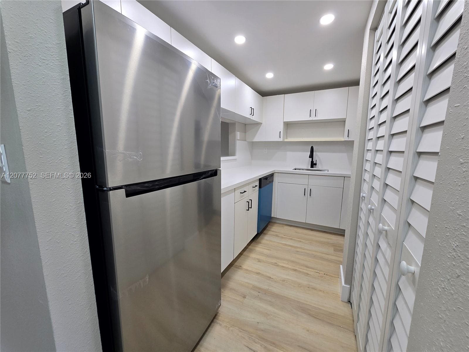 17120 SW 94th Ave #404 photo 7