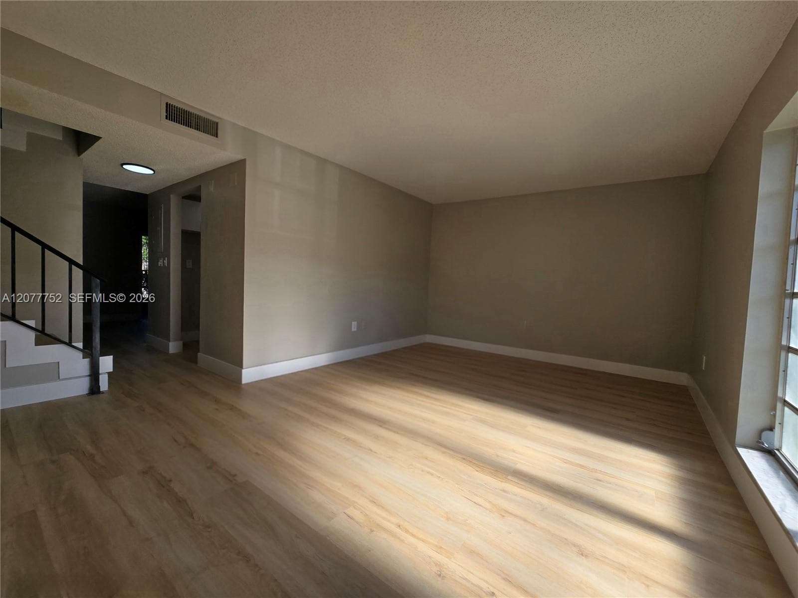17120 SW 94th Ave #404 photo 1