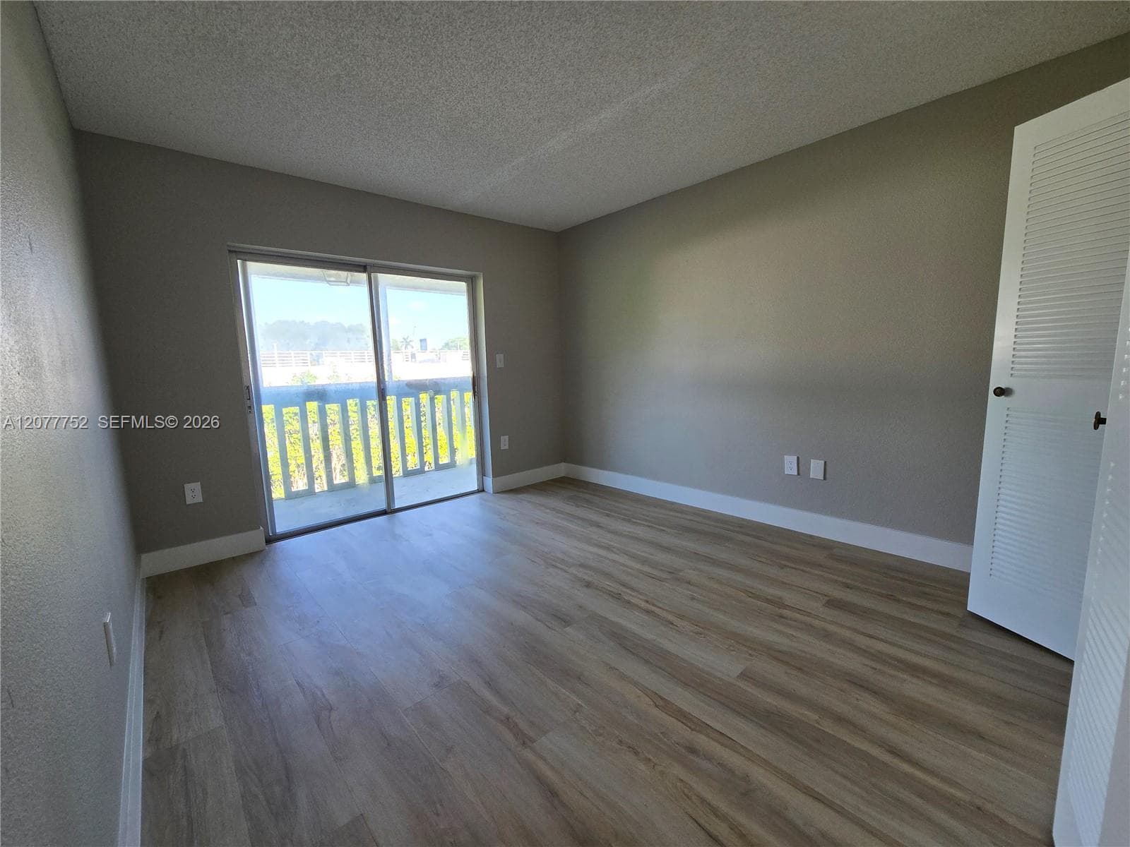 17120 SW 94th Ave #404 photo 14