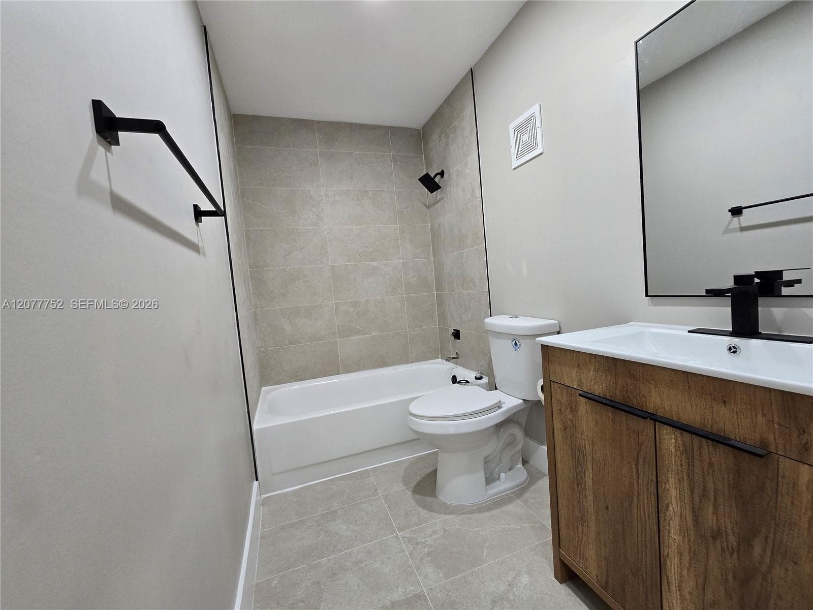 17120 SW 94th Ave #404 photo 15