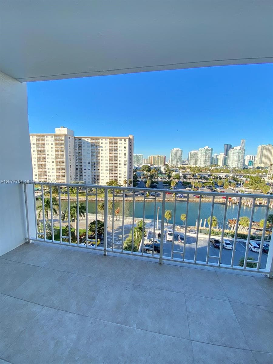 ARLEN HOUSE WEST CONDO · #825 in Sunny Isles Beach - Photo 22