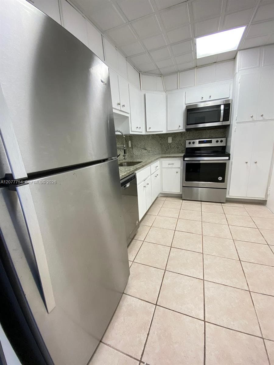 ARLEN HOUSE WEST CONDO · #825 in Sunny Isles Beach - Photo 14