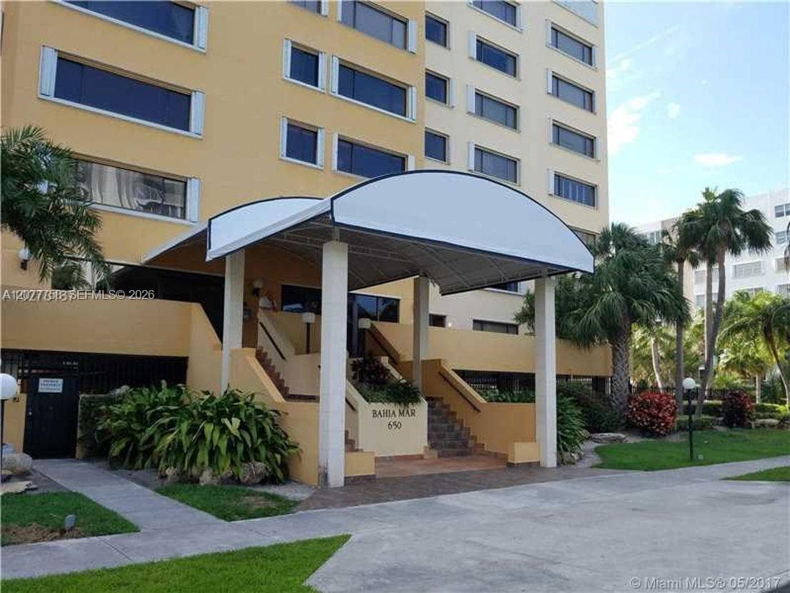 BAHIA MAR · #8D in Key Biscayne - Photo 1
