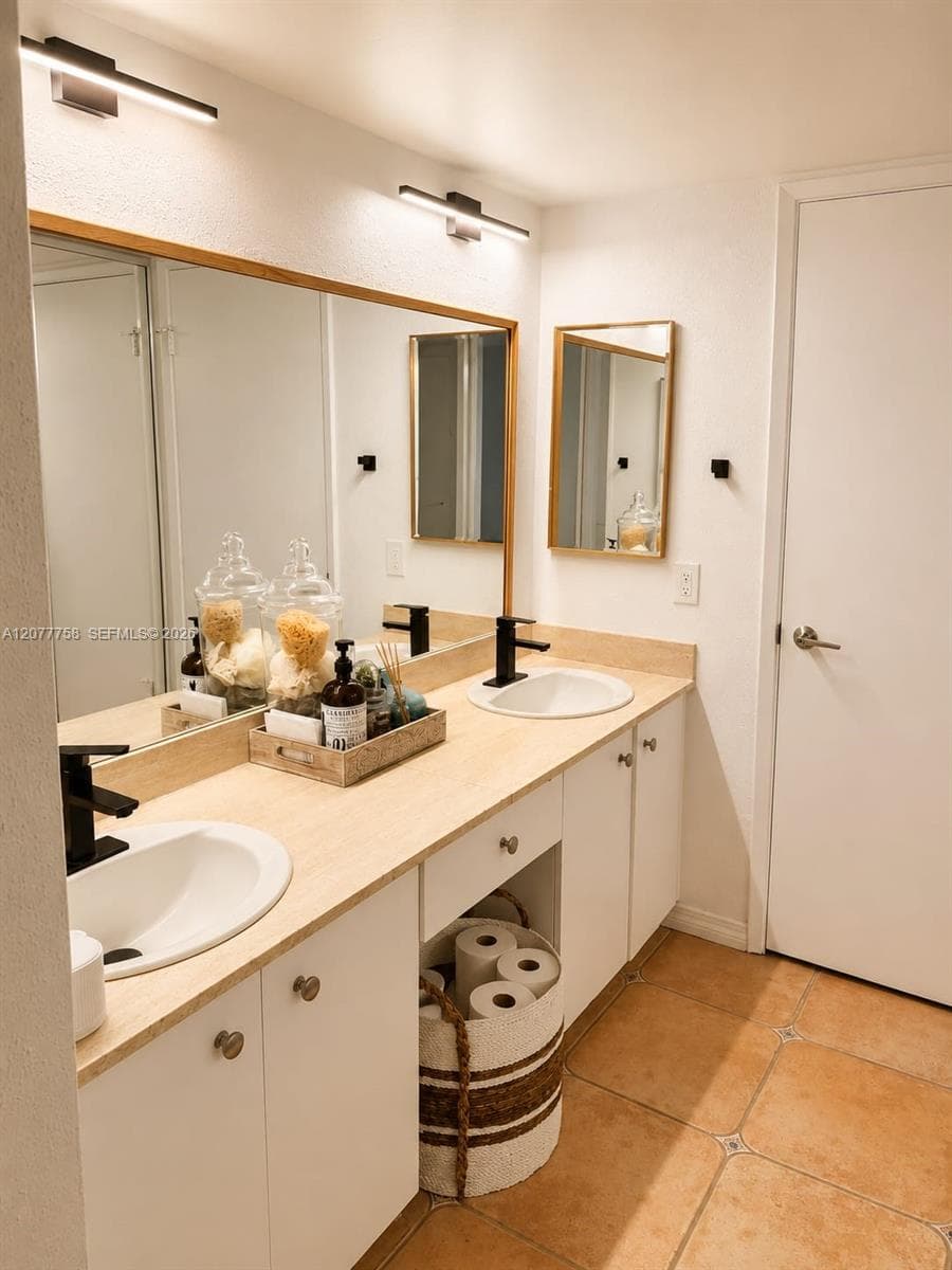 BAHIA MAR · #8D in Key Biscayne - Photo 10