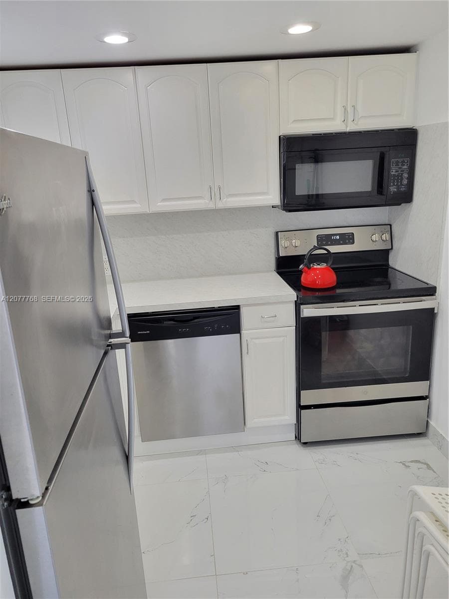 LINCOLN PLACE RESIDENCES · #308 in Miami Beach - Photo 7