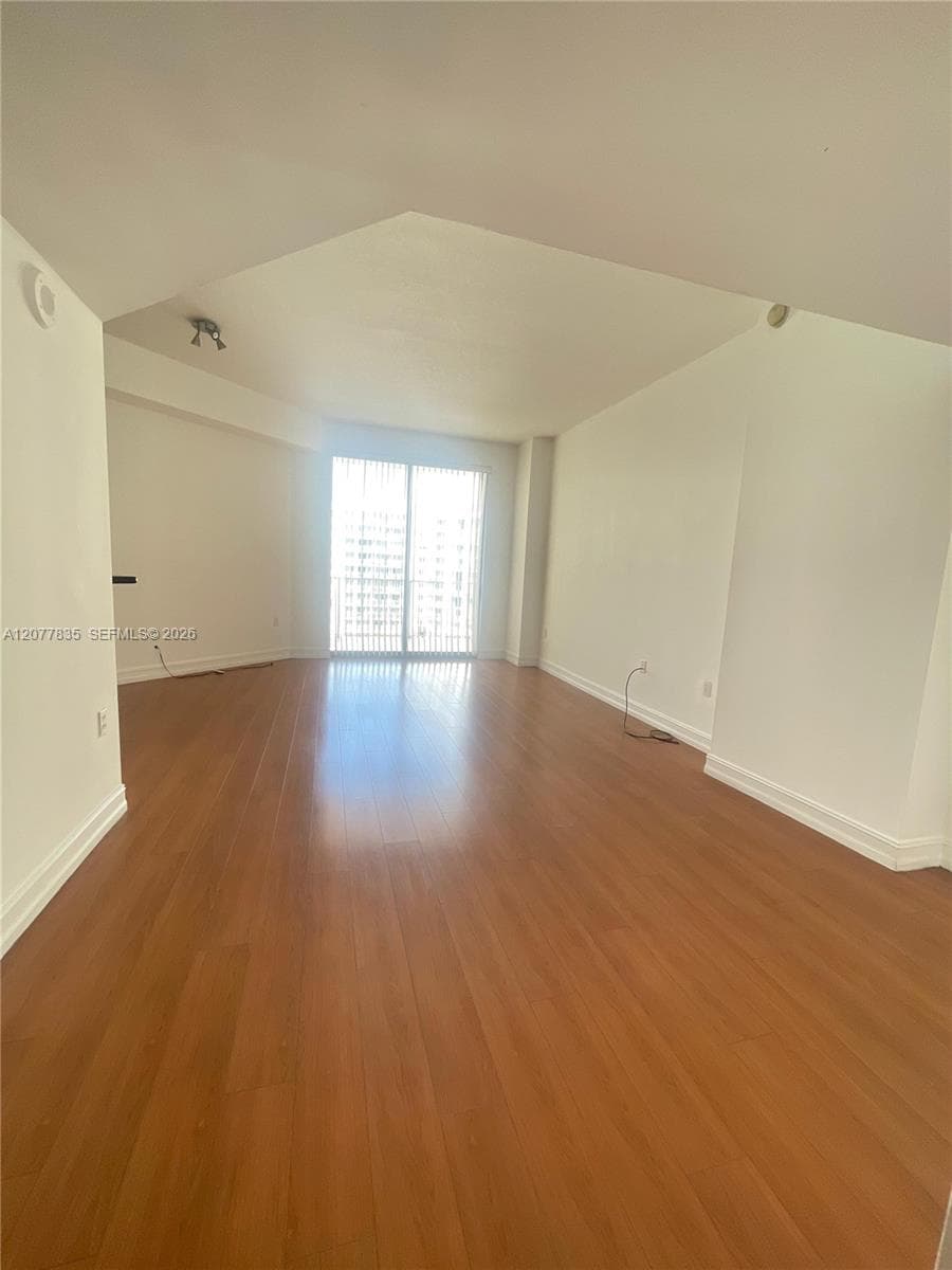 HOLLYWOOD STATION RES · #1016 in Hollywood - Photo 4