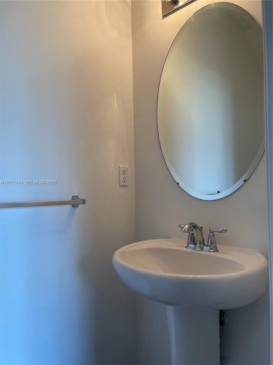 165 SE 21st Ter photo 7