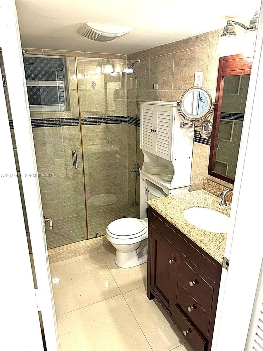 LAS VILLAS SEGOVIA CONDO · #25 in Hialeah - Photo 2