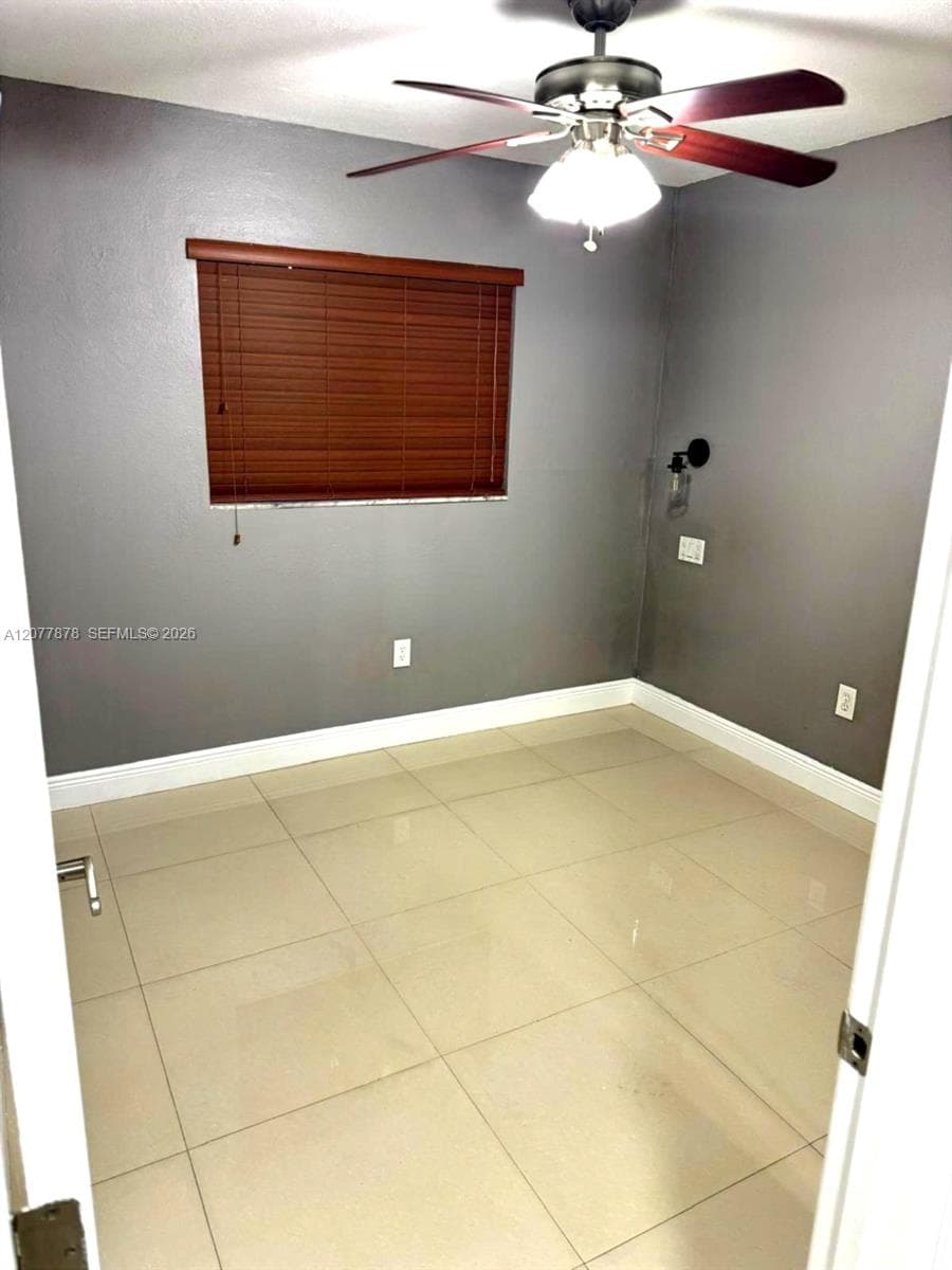 LAS VILLAS SEGOVIA CONDO · #25 in Hialeah - Photo 7