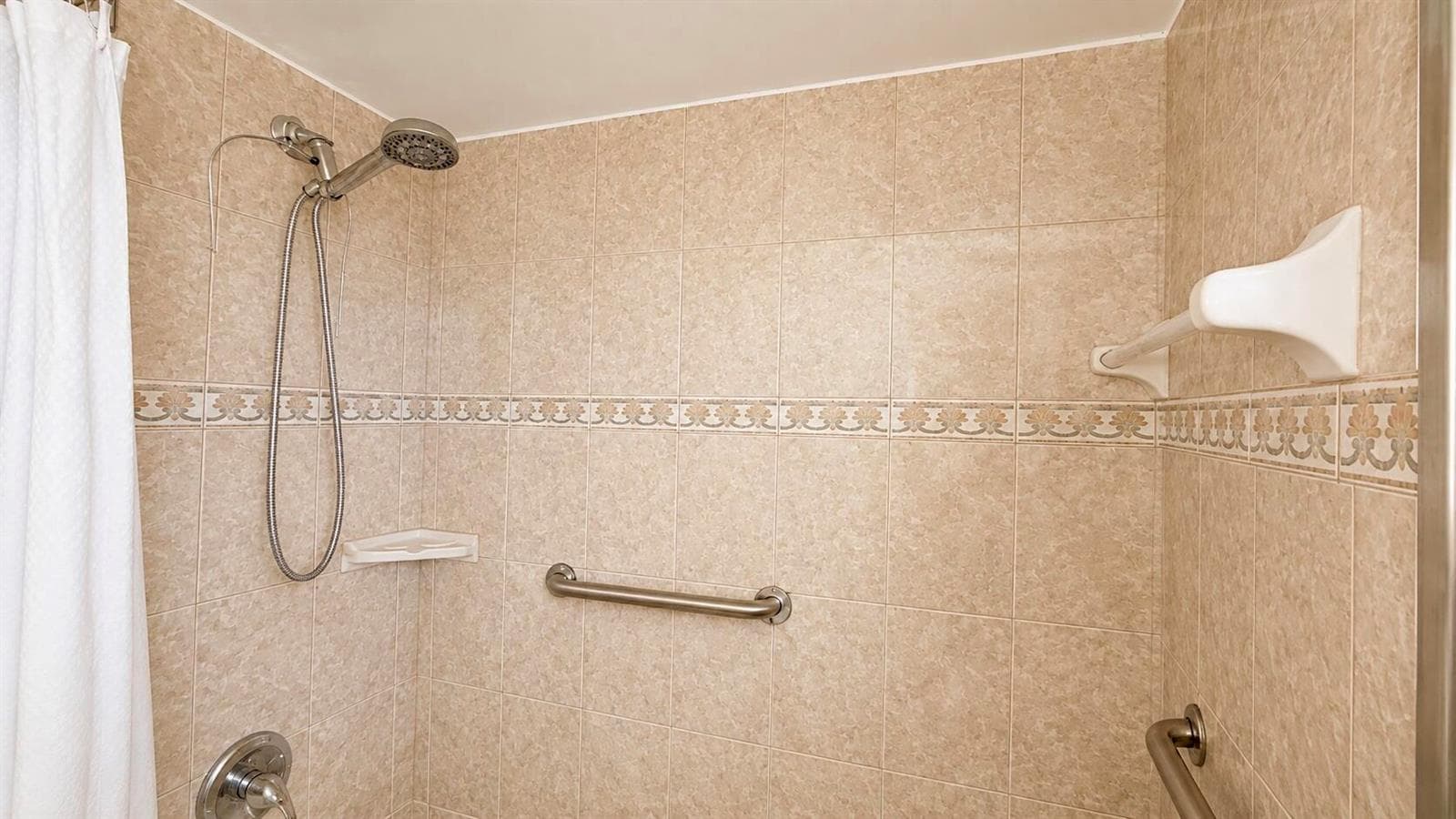 64BDC420-C575-4A6D-901B-63A0019F5F3D