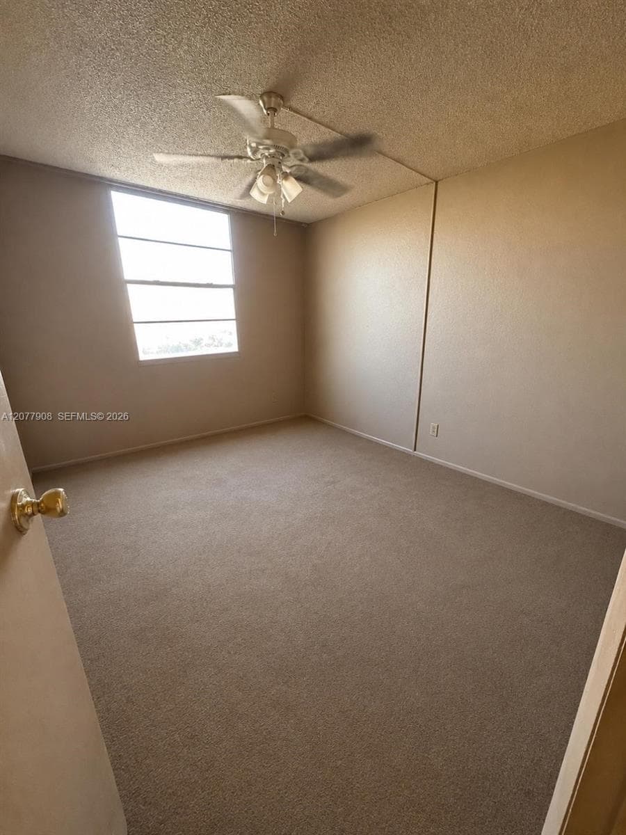 BISCAYA III CONDO · #818 in Aventura - Photo 17