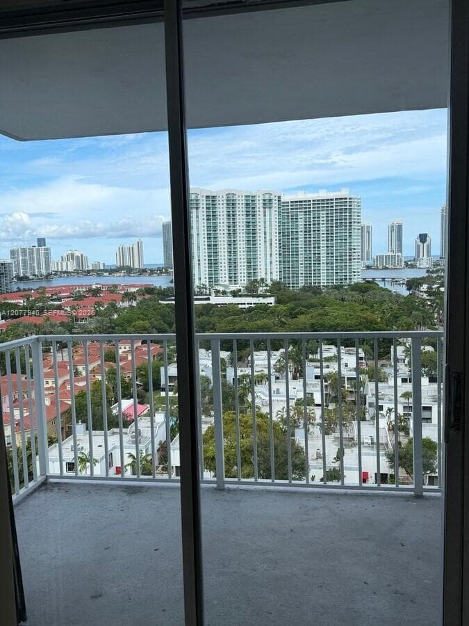 ADMIRALS PORT CONDO WEST · #1507E in Aventura - Photo 7
