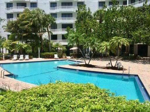 PARC CENTRAL · #1210 in Aventura - Photo 5